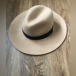 Saks Fifth Avenue Camel Fedora with Black Ribbon